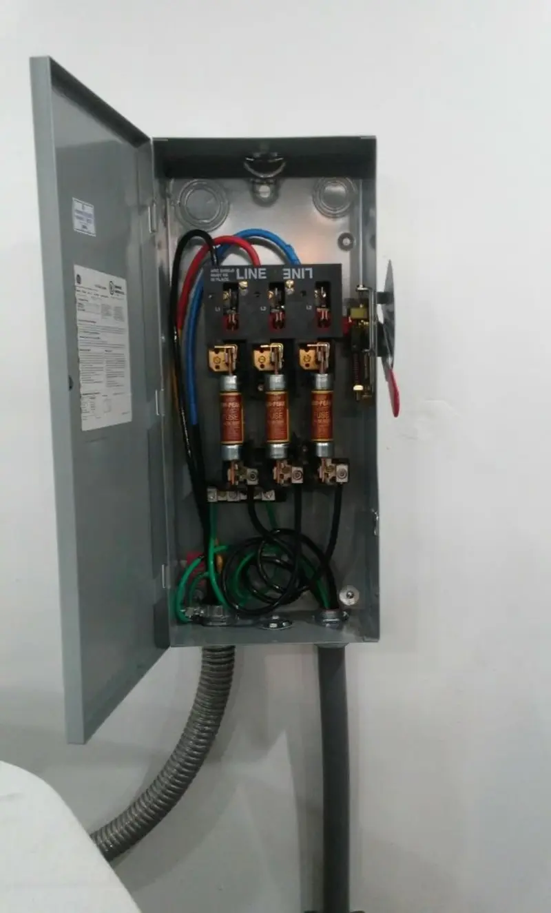 Three-phase disconnect switch installed for Smoke Detector Installation in Wharton